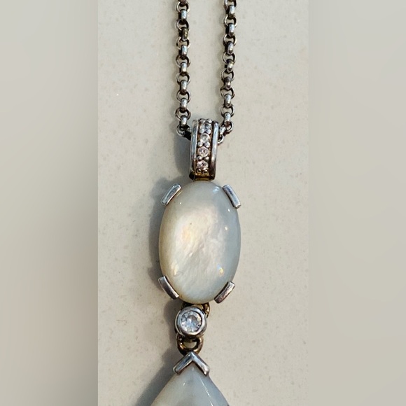 Thomas Sabo Sterling Silver Crystal & Mother of Pearl MOP Pendant Necklace - Picture 4 of 7